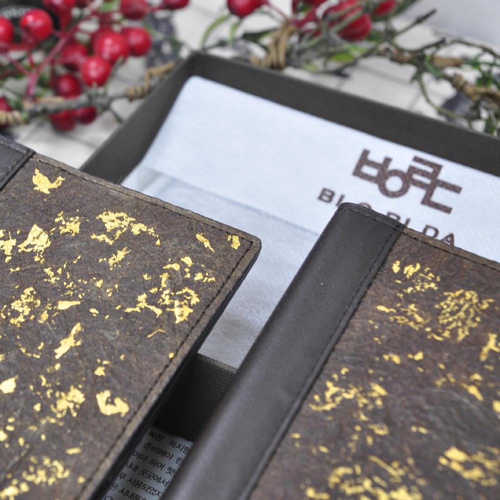 Korea Ottchil Gilded Hangi Passport Wallets
