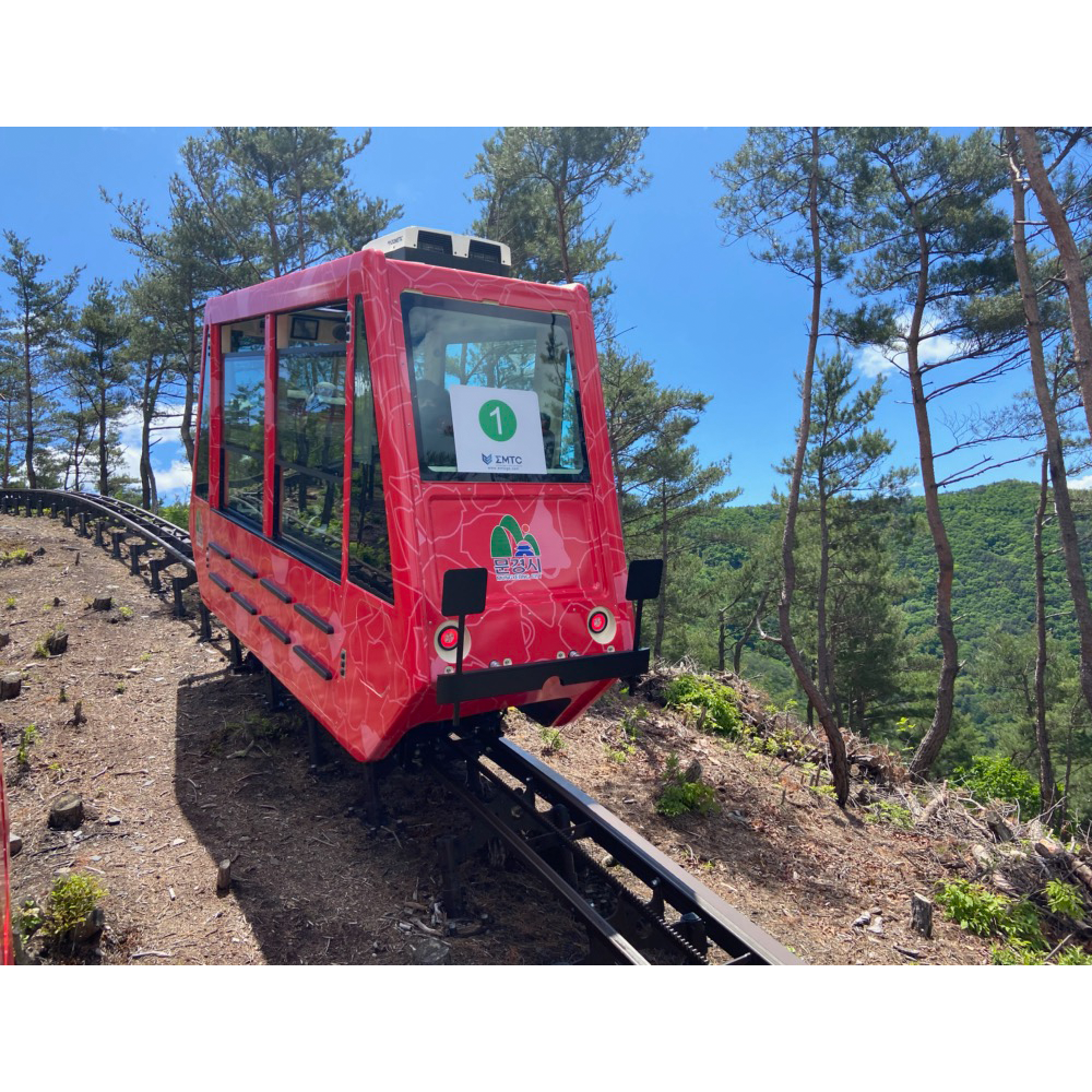 SMART MONORAIL Mountain type (eight-seater high-type)