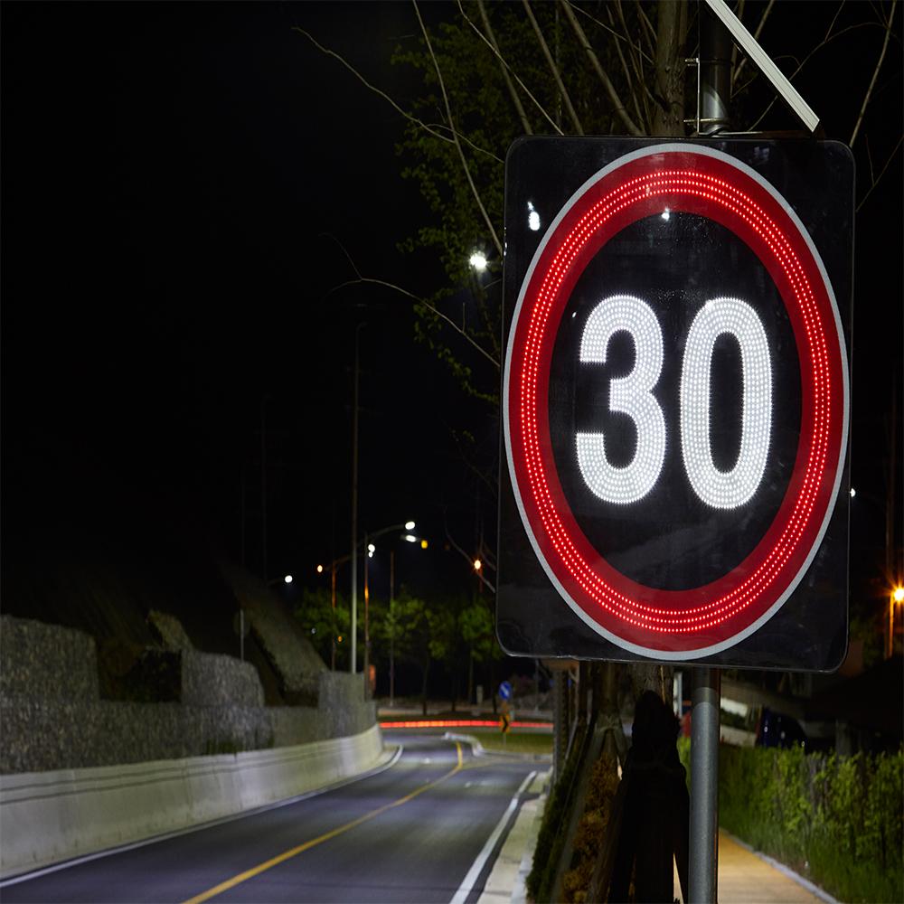 Illuminant Road Traffic Sign Board - Attention sign