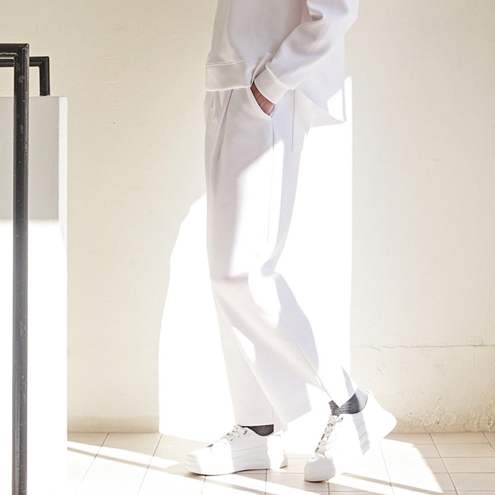 [CUSTOMUS] ﻿Luxury cushion fabric length variation one tuck training pants CFW23SKPT206