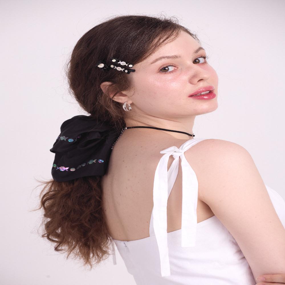 flower nacre big scrunchie